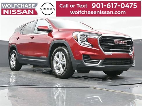 Used 2023 GMC Terrain SLE image 28