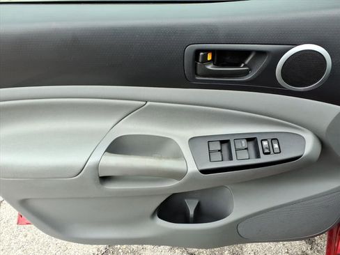 Used 2012 Toyota Tacoma 4x4 Double Cab w/ TRD Off-Road Pkg image 16