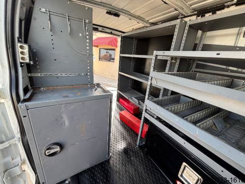 Used 2016 Chevrolet Express 2500 RWD image 28