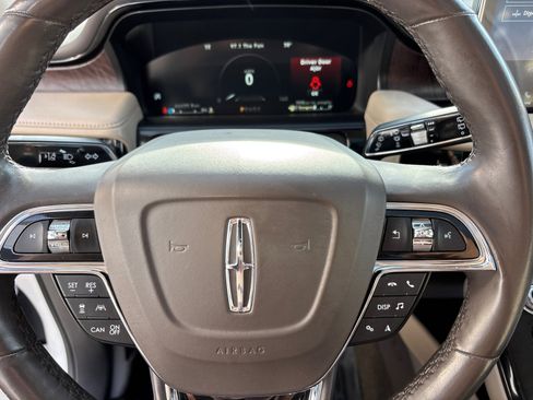 Used 2022 Lincoln Nautilus Reserve w/ Equipment Group 201A image 16