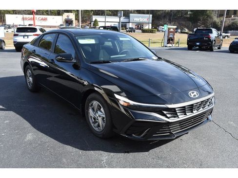 New 2026 Hyundai Elantra SE image 6