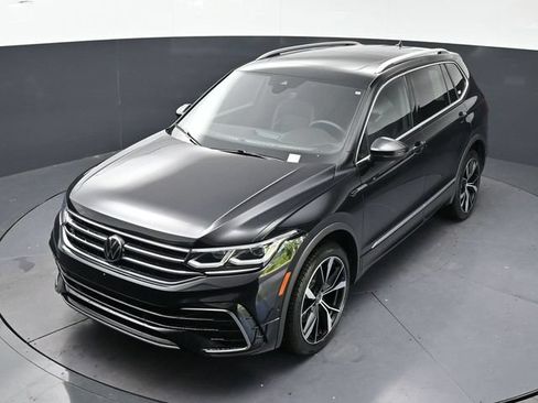 Used 2024 Volkswagen Tiguan SEL R-Line AWD/4WD image 24