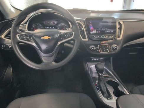 Used 2023 Chevrolet Malibu LT FWD image 18