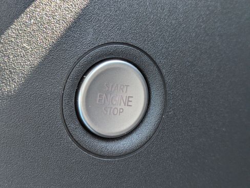Used 2024 Volkswagen ID.4 Pro AWD/4WD image 22