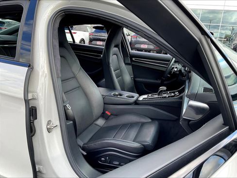 Used 2022 Porsche Panamera Turbo S image 8
