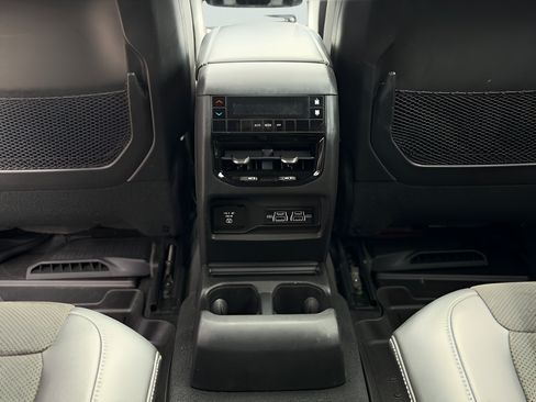 Used 2022 Jeep Grand Cherokee L Laredo AWD/4WD image 50