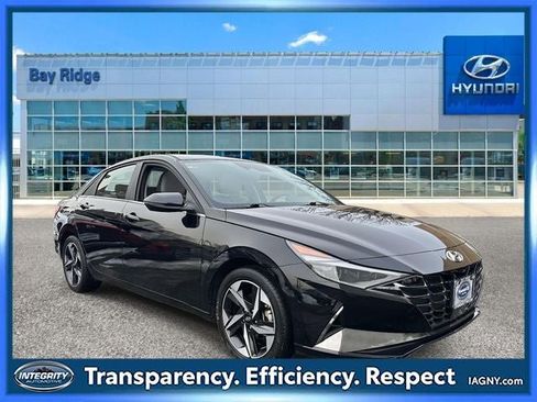 Used 2023 Hyundai Elantra Limited image 1