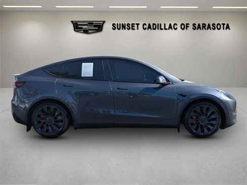 Used 2022 Tesla Model Y Performance image 2