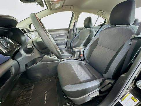 Used 2023 Nissan Versa SV image 13