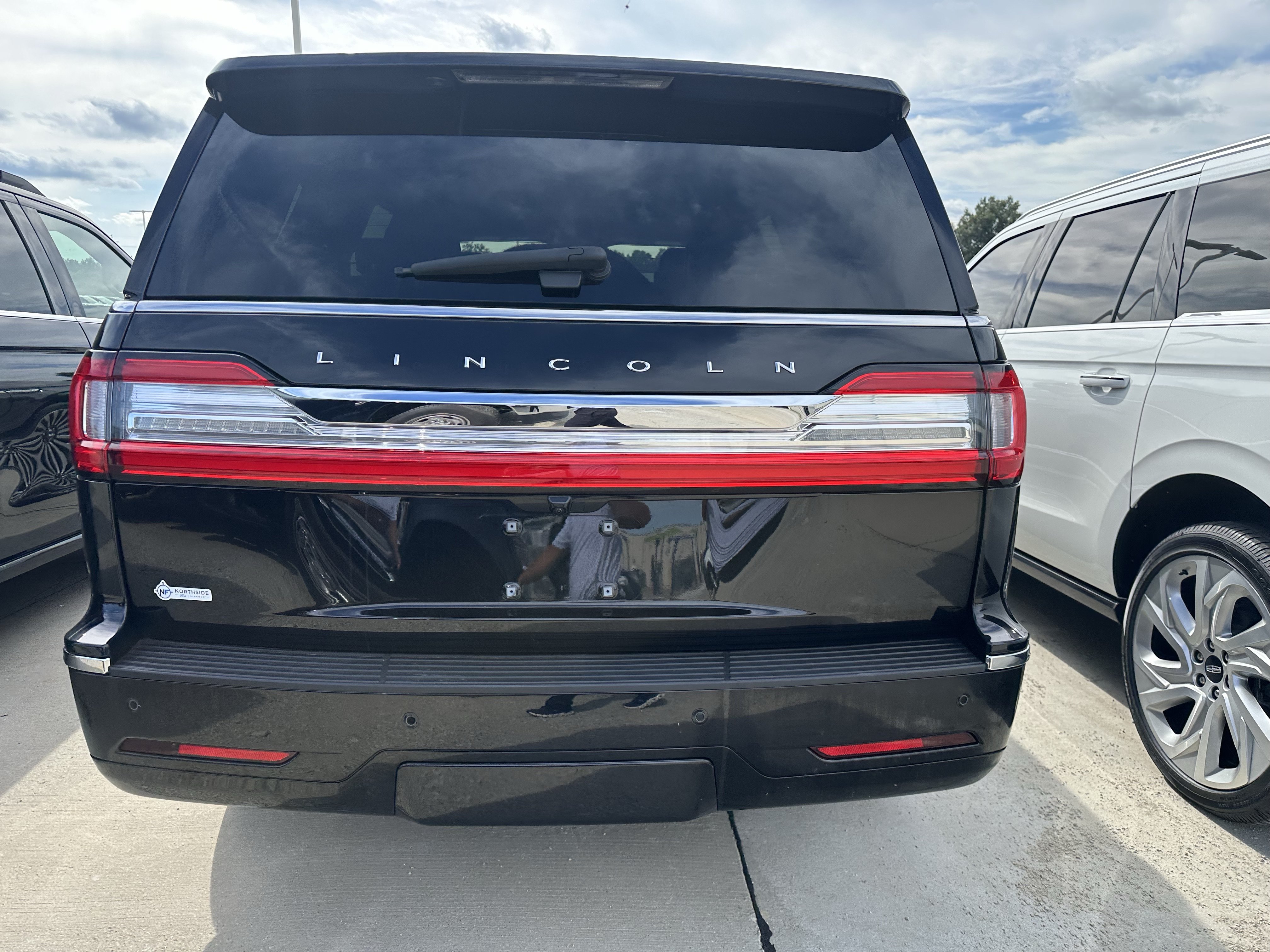 Used 2019 Lincoln Navigator Reserve AWD/4WD image 6