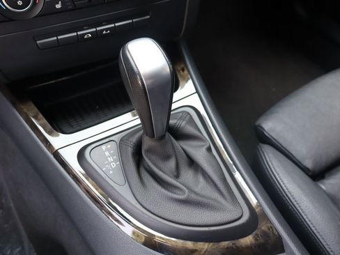 Used 2010 BMW 135i Convertible image 17