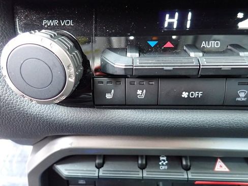 Used 2023 Toyota Tundra Limited image 26