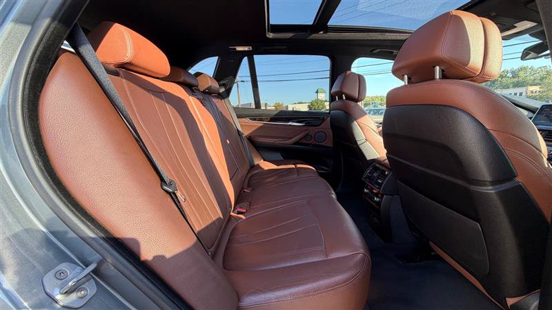 Used 2017 BMW X5 xDrive50i AWD/4WD image 43