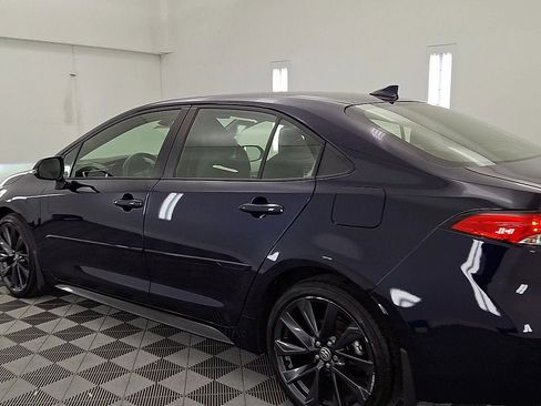 Used 2023 Toyota Corolla SE image 2