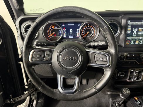Used 2018 Jeep Wrangler Unlimited Sahara image 14