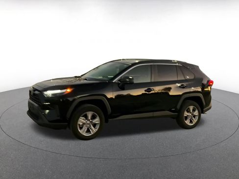 Used 2025 Toyota RAV4 LE image 8