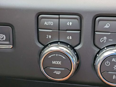 New 2026 GMC Sierra 2500 AT4 w/ AT4 Premium Plus Package AWD/4WD image 27