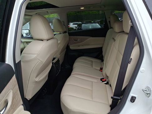 Used 2020 Nissan Murano SL w/ Moonroof Package AWD/4WD image 11