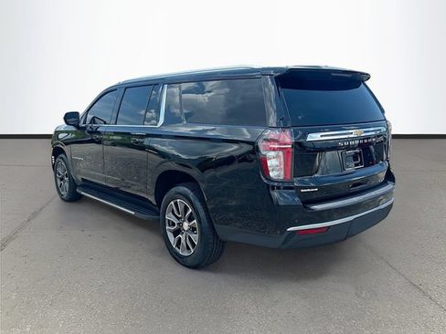 Used 2022 Chevrolet Suburban LT RWD image 27