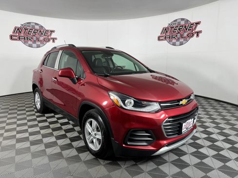Used 2020 Chevrolet Trax LT w/ LT Convenience Package FWD image 9