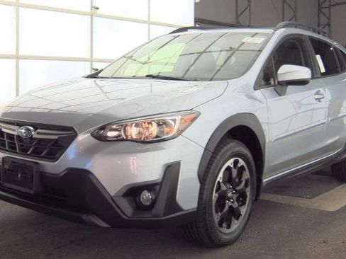 Used 2022 Subaru Crosstrek 2.0i Premium w/ Moonroof Package image 1