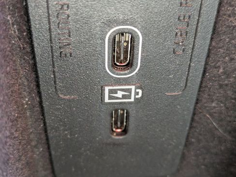 Certified 2024 Volvo XC90 B6 Ultimate w/ Lounge Package image 23