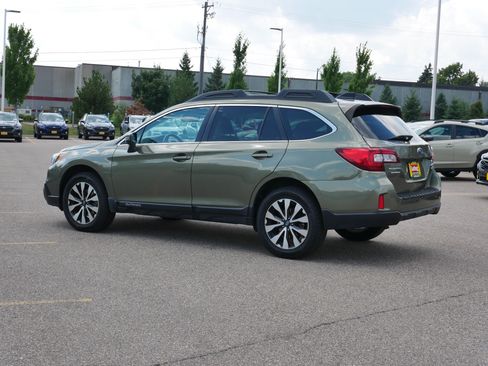 Used 2016 Subaru Outback 2.5i Limited AWD/4WD image 5