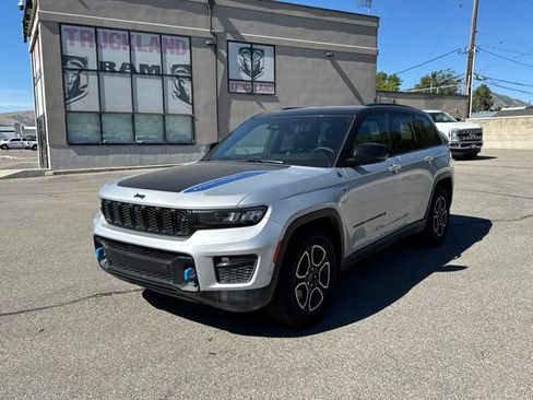 Used 2022 Jeep Grand Cherokee Trailhawk w/ Advanced Protech Group II AWD/4WD image 10