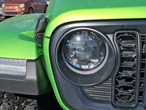 New 2026 Jeep Wrangler Unlimited Rubicon AWD/4WD image 9