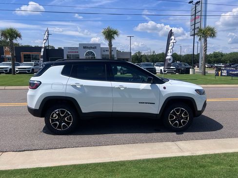 New 2026 Jeep Compass Trailhawk AWD/4WD image 2