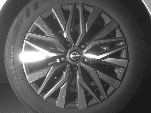 Used 2025 Nissan Altima 2.5 SV image 13