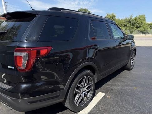 Used 2018 Ford Explorer Sport AWD/4WD image 3