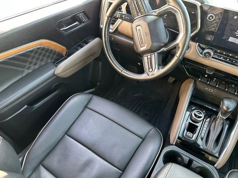 Used 2024 GMC Canyon Denali image 20