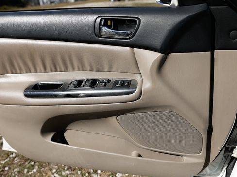 Used 2002 Toyota Camry SE image 30