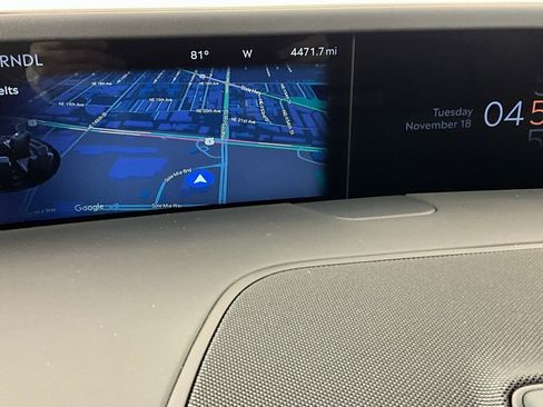 Used 2025 Lincoln Nautilus Premier image 17