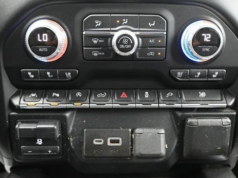 Used 2019 GMC Sierra 1500 SLT w/ SLT Premium Plus Package AWD/4WD image 19