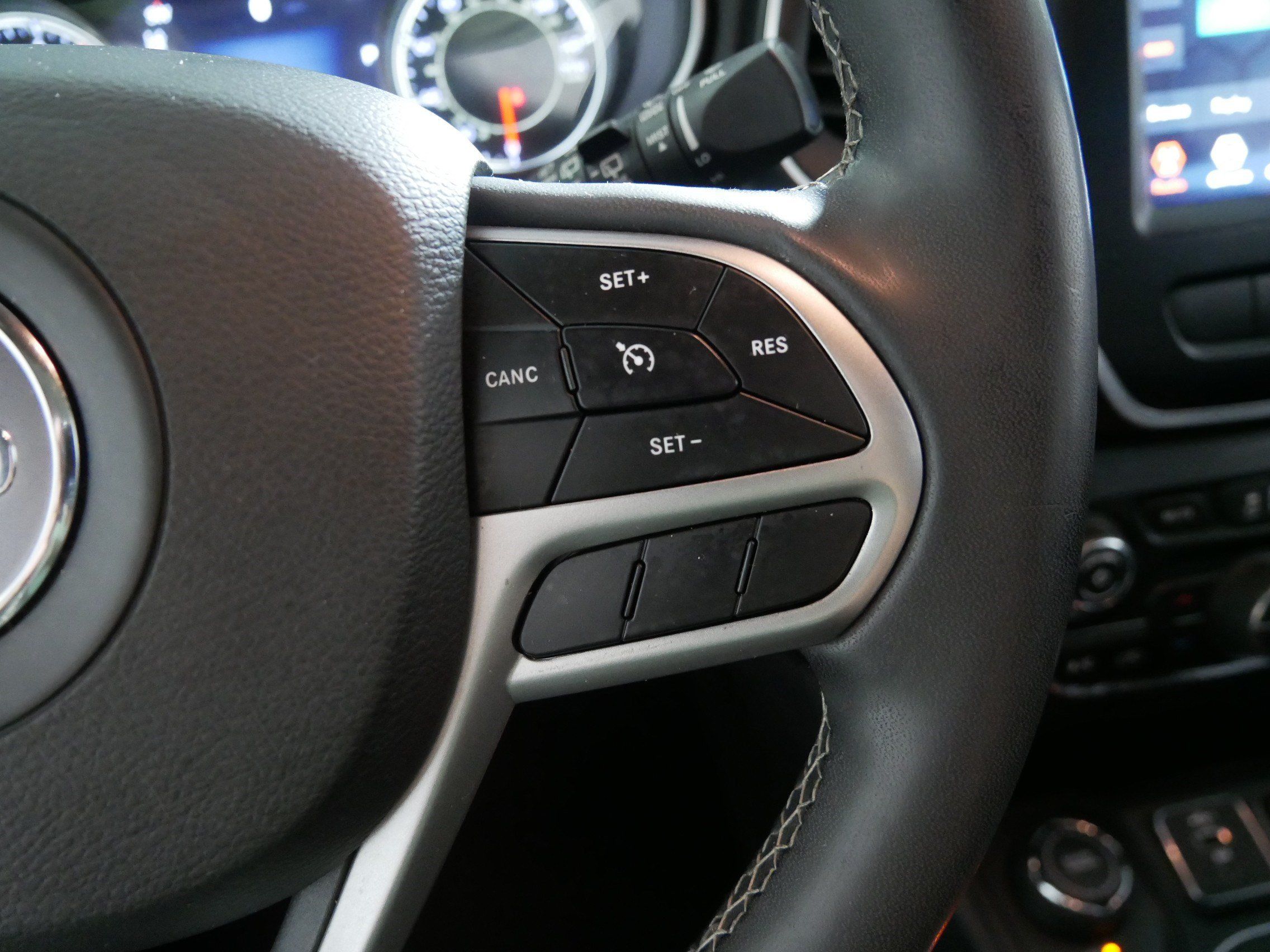 Used 2021 Jeep Cherokee Latitude Lux 80th Anniv w/ Quick Order Package 26U 80TH AWD/4WD image 28