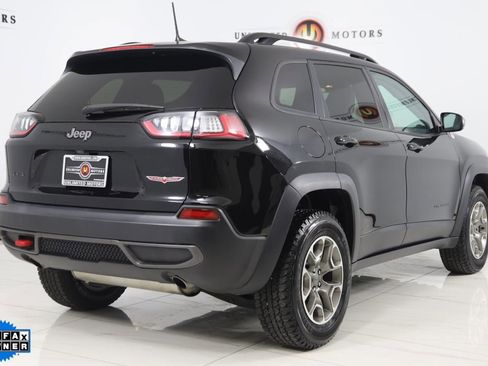 Used 2022 Jeep Cherokee Trailhawk image 3
