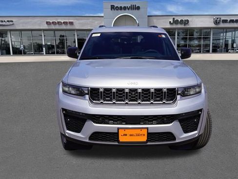 New 2026 Jeep Grand Cherokee L Limited AWD/4WD image 8