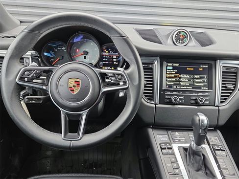 Certified 2016 Porsche Macan S image 8