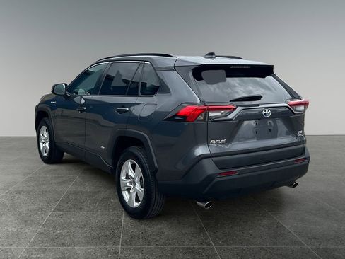 Used 2021 Toyota RAV4 XLE w/ Convenience Package AWD/4WD image 6