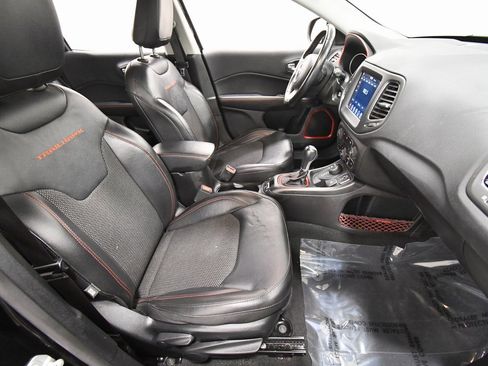 Used 2020 Jeep Compass Trailhawk image 18
