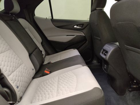 Used 2021 Chevrolet Equinox LS FWD image 19
