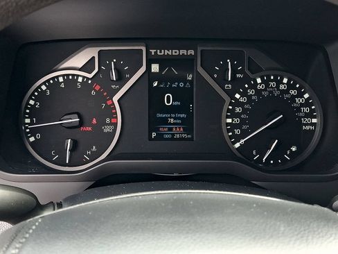 Used 2022 Toyota Tundra SR5 w/ SR5 Convenience Package AWD/4WD image 20