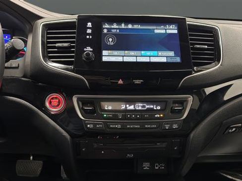 Used 2022 Honda Pilot Touring image 13