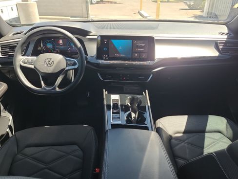 Used 2024 Volkswagen Atlas Cross Sport SE AWD/4WD image 15