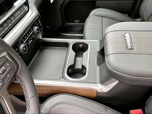 New 2026 Chevrolet Silverado 2500 High Country w/ Midnight Edition AWD/4WD image 8