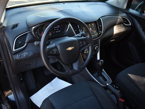 Used 2020 Chevrolet Trax LS w/ Tint and Cruise Package image 17