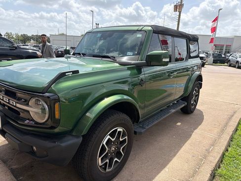 Used 2024 Ford Bronco Outer Banks AWD/4WD image 6