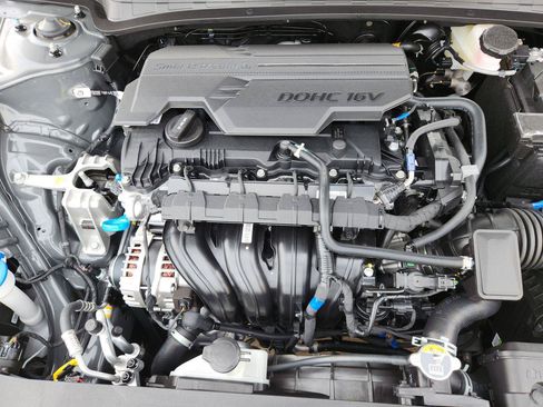New 2026 Hyundai Elantra Limited FWD image 32